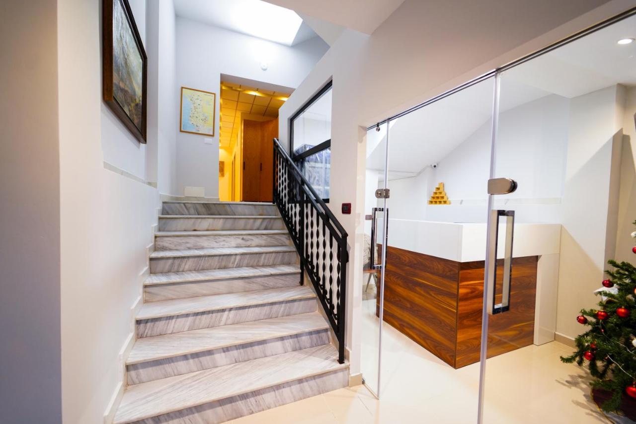 Sr99 Hotel Тирана Екстериор снимка