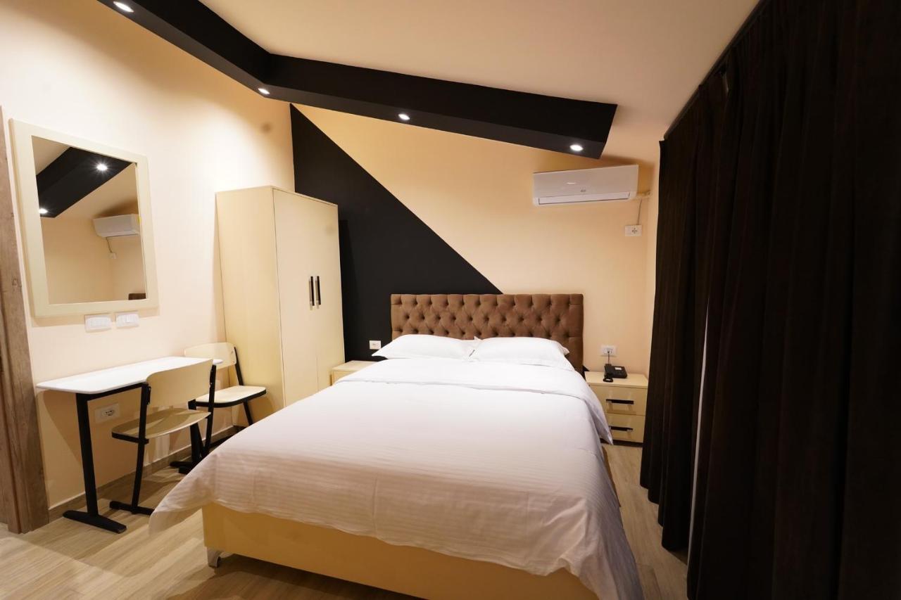 Sr99 Hotel Тирана Екстериор снимка