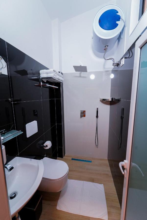 Sr99 Hotel Тирана Екстериор снимка