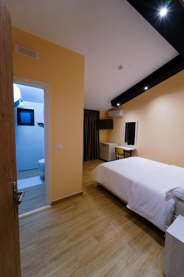 Sr99 Hotel Тирана Екстериор снимка