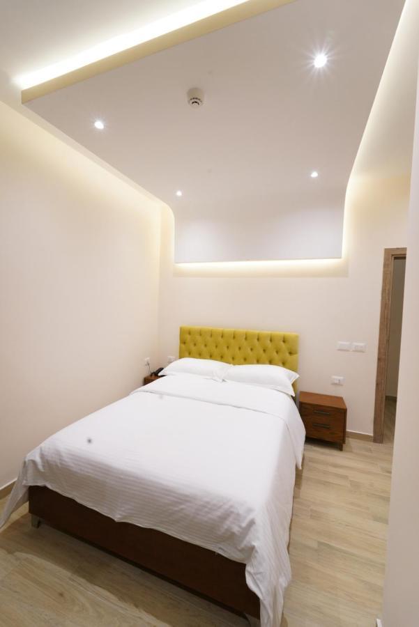 Sr99 Hotel Тирана Екстериор снимка